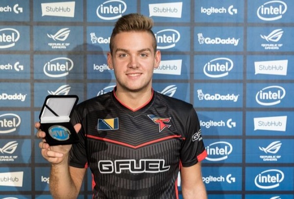 只要竞技执 只要竞技执